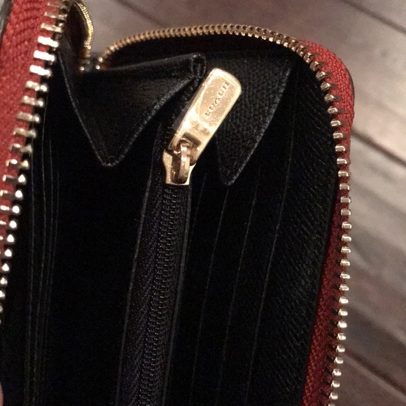 NWT Coach Heart Print Wallet - Picture 5 of 5